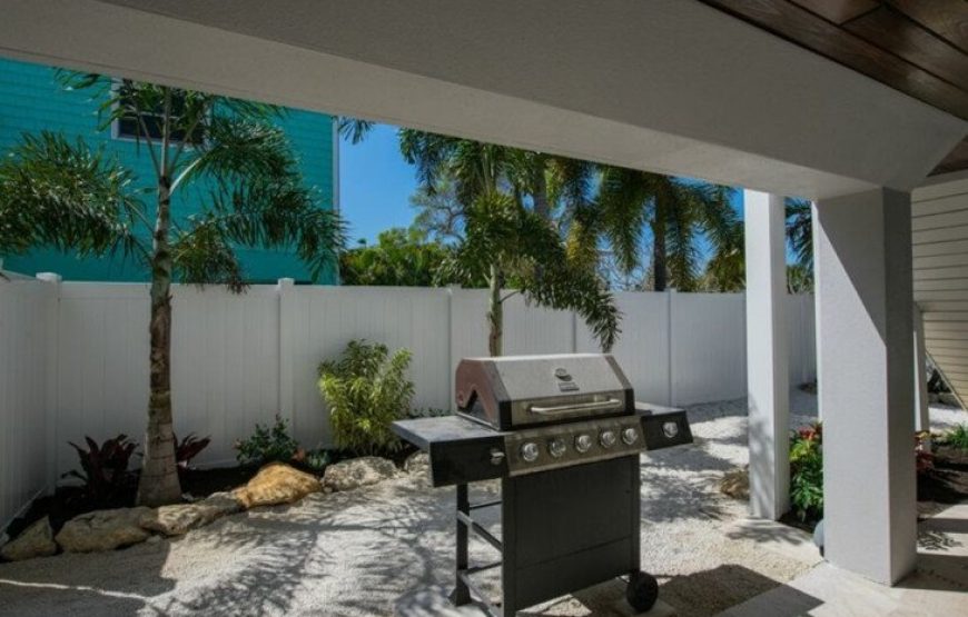 Private large balcony-poolside lounge chairs